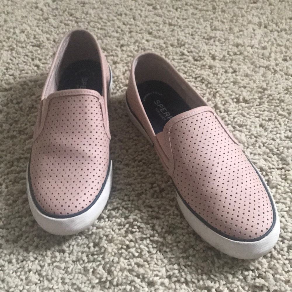 Sperry slip-on sneakers. Pink and Navy.